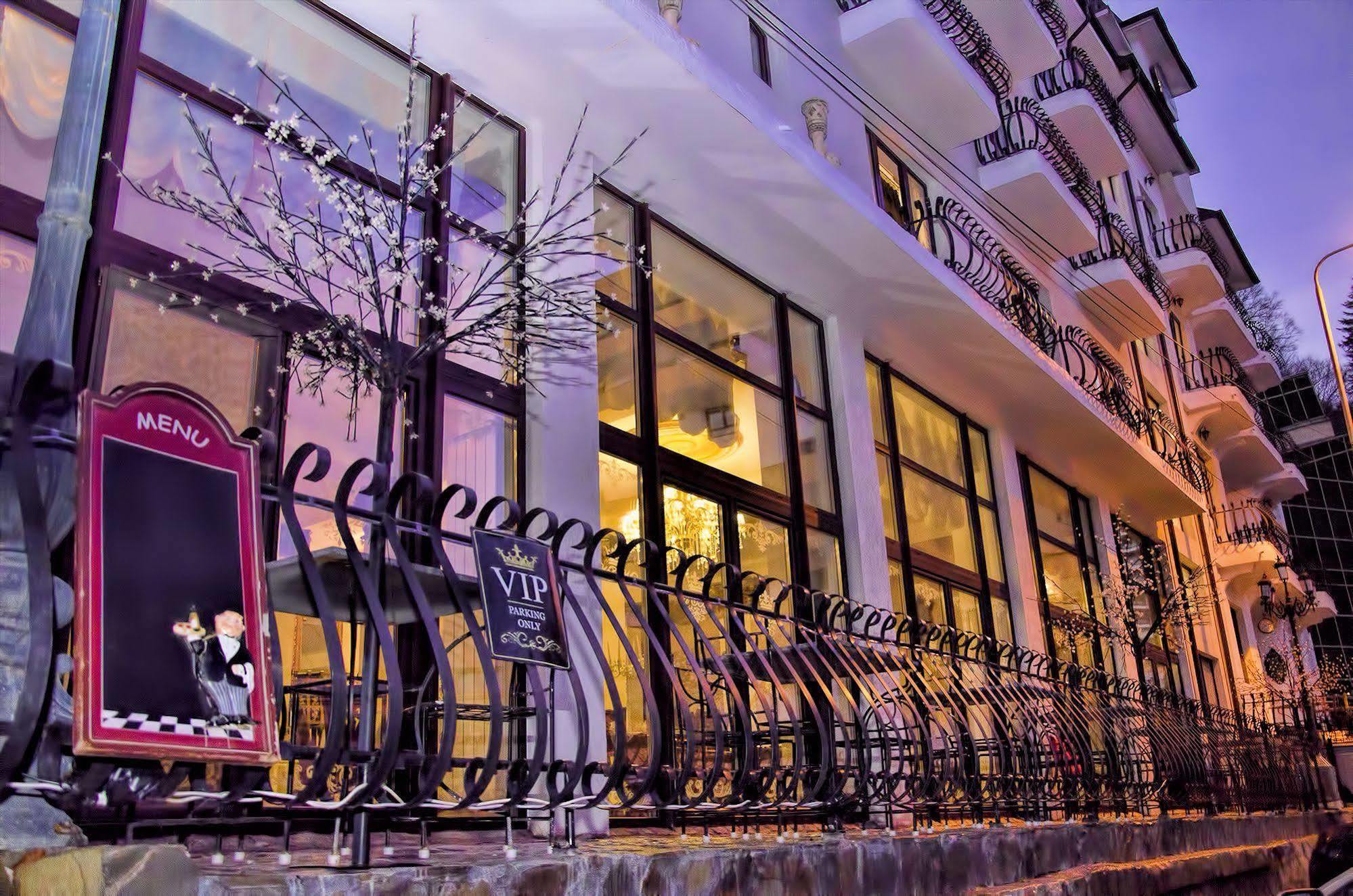 Hotel Coroana Moldovei Slănic Moldova Exterior foto